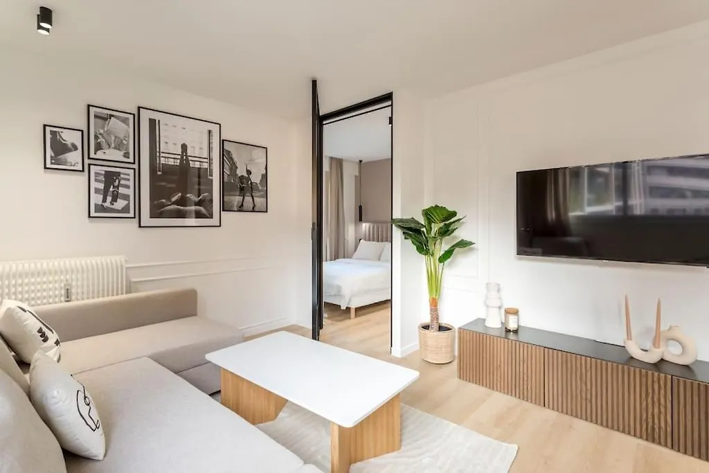 Luxurious 3 Min Walk From Eiffel Tower Lägenhet Paris